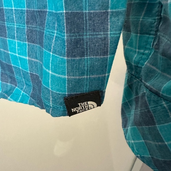 The North Face Women's Flannel Large Button Up Teal Blue Plaid Nylon Blend - Picture 2 of 5